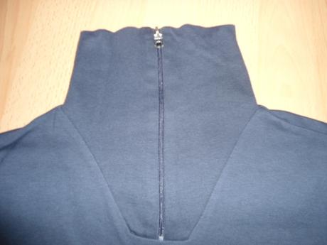 Tmave modre tricko, 152