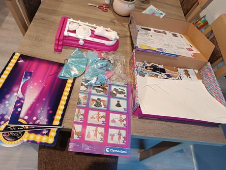 Crazy chic fashion návrhárka, 