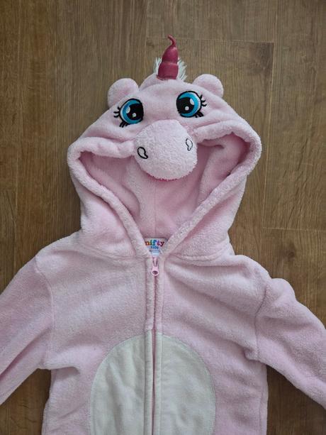 Overal jednorozec, 140