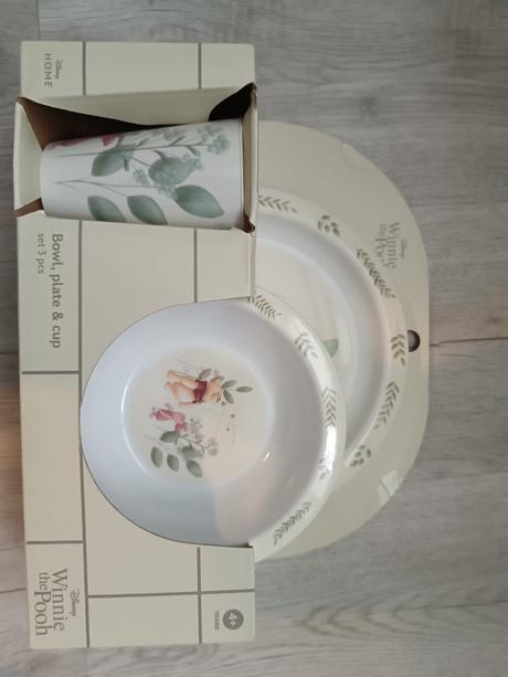 Stolovanie plastové, 