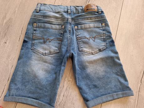 Slim kratasy top stav 10-11, 146