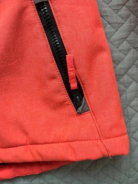 Dievcenska zimna bunda, 152