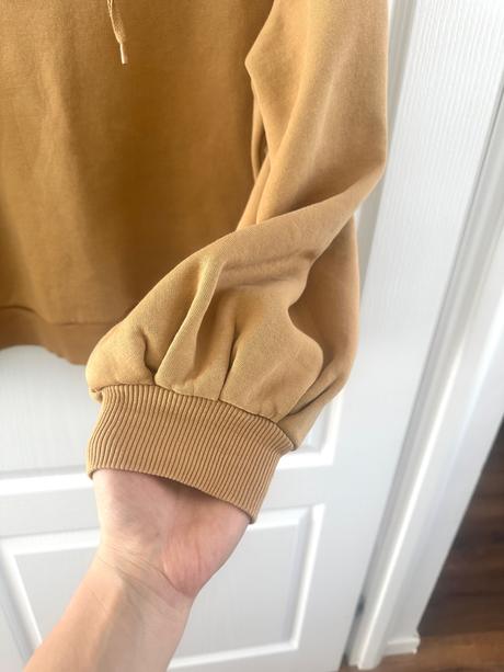 Sveter s nadýchanými rukávmi, m