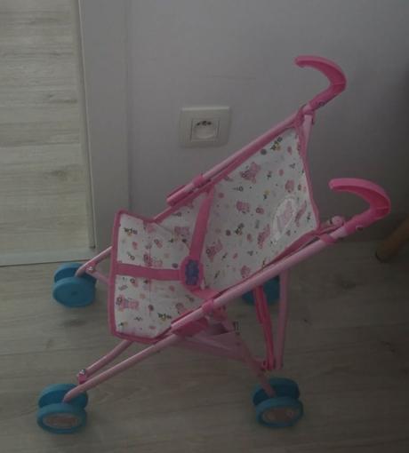 Detská bugina vozena iba v byte,