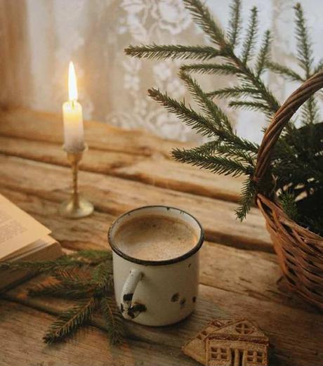 Hnedý smaltovaný hrnček, 