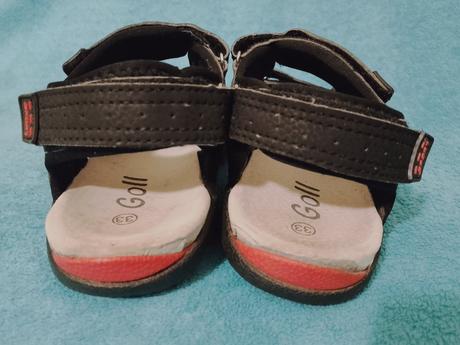 Sandálky, 33