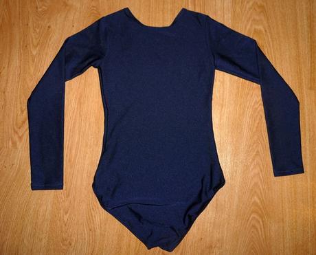 Dres s kamienkami, xs