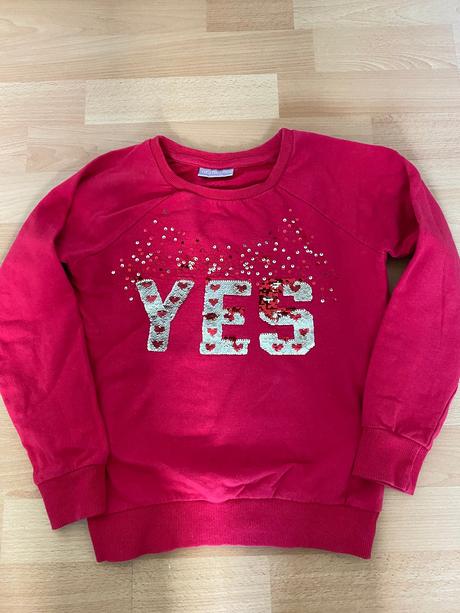 Červený pulover-mikina, 134