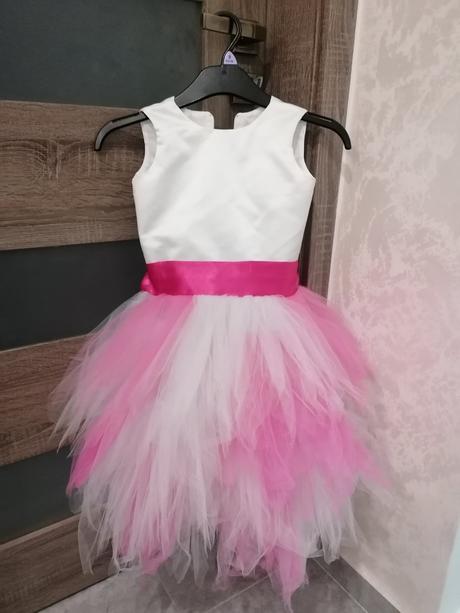 Spoločenské šaty, 110