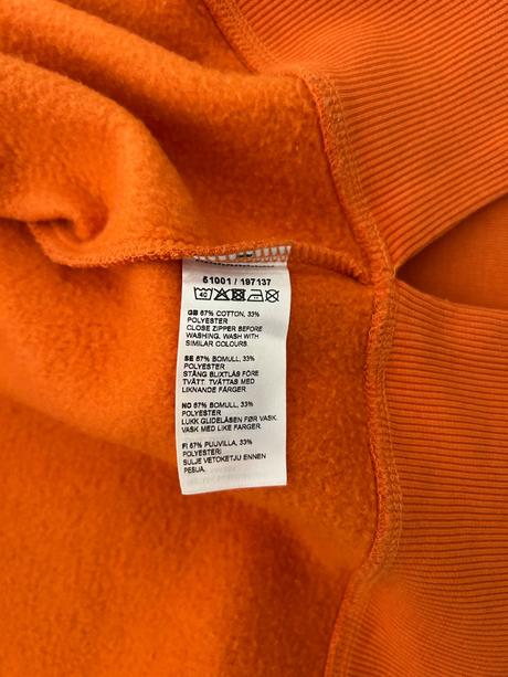 Oranzova mikina, l