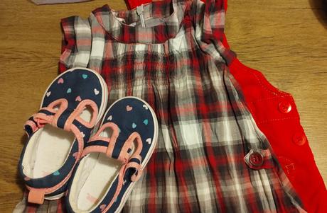 2 šaty na 5-9 mesiacov, topánočky, 68–80