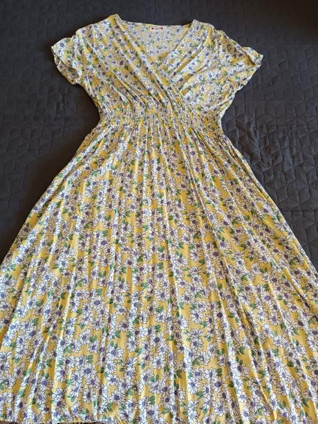 Letné kvietkované šaty, l