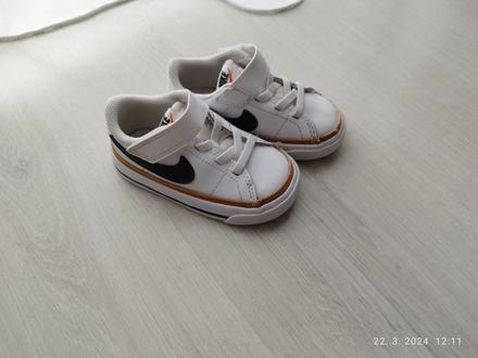 Nike tenisky, nike,22