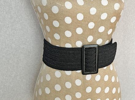 Značkový pletený široký opasok,