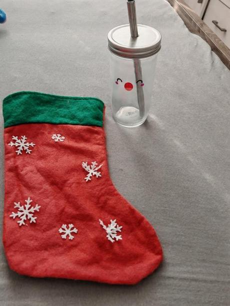 Pohár skleneny a pančucha na darceky, 