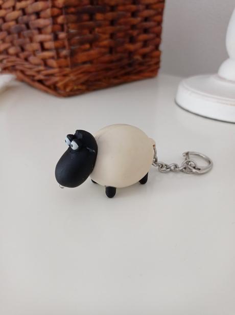 Originálne svietiaci prívesok na kľúče so zvukom,