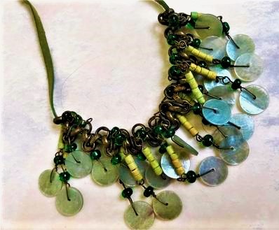 Perleťový náhrdelník, 