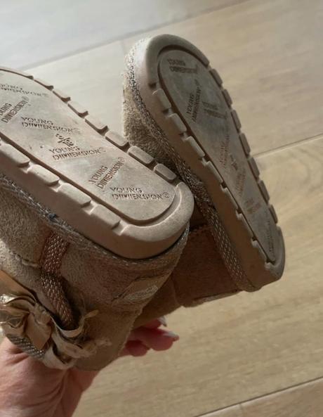 Snehule, young dimension,19