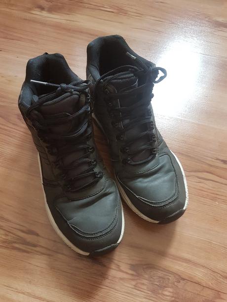 Vyvýšené topánky, 43