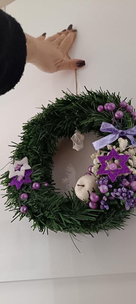 Vianočný veniec lilac s lampášikom,