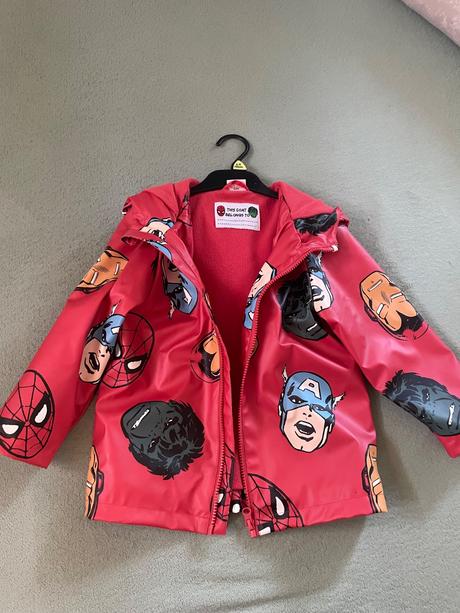 Nepremokavý kabát, ako nový, marvel,110