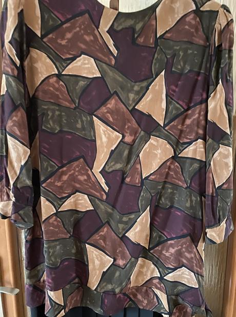 Kvalitné podšité šaty s plisovanou sukňou v. 48, 48