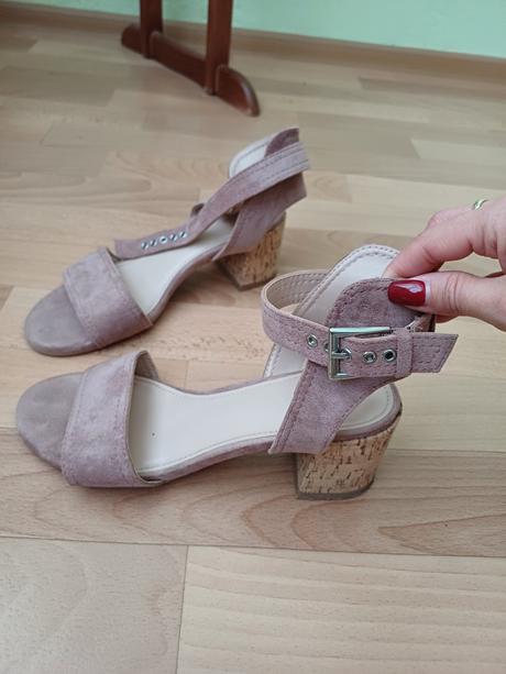 Medicine sandale, 37