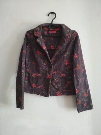 Dievčenské sako, 122