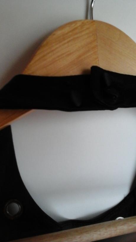 Cierne saty s vybijanym dekoltom nenosene, gate,36