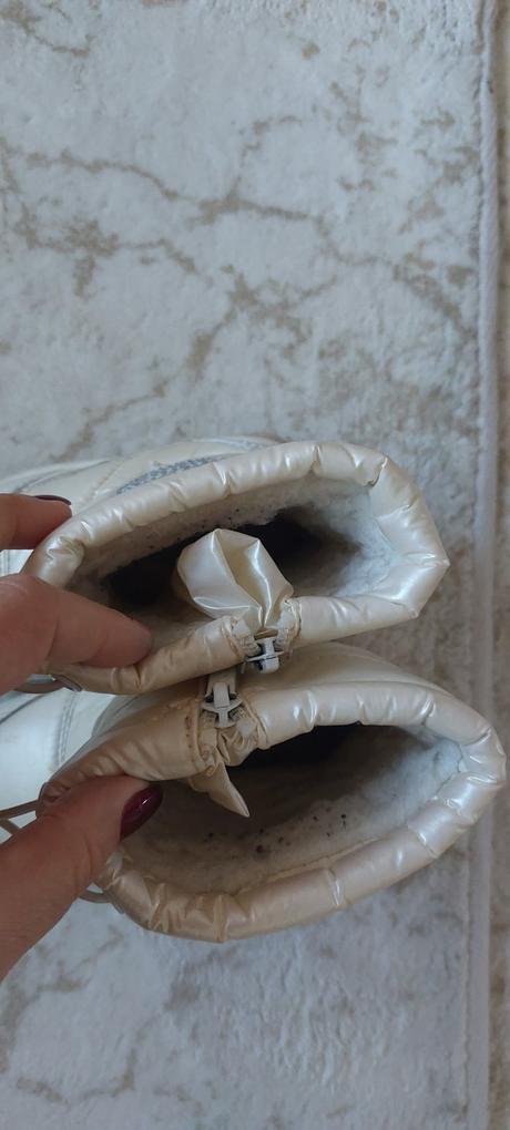 Krásne perletove zimné snehulky, 26