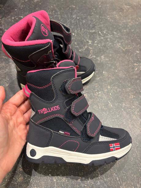 Dievčenské snehule, 26