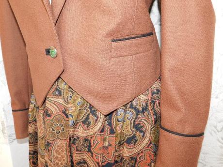 Luxusny vlneny kroj, 40