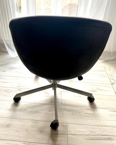 Otocna stolicka / kreslo na kolieskach ikea, 