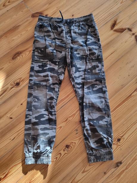 Kapsačove nohavice, f&f,146