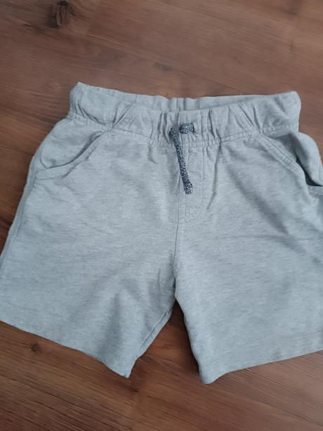 Šortky, f&f,116