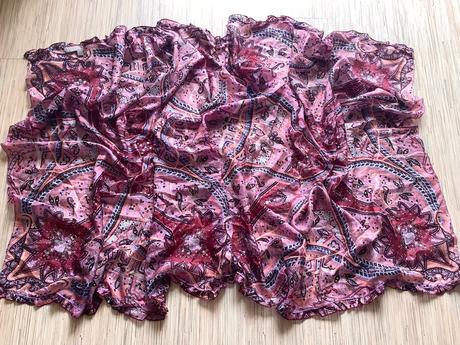 Krásny hodvábny sal, 