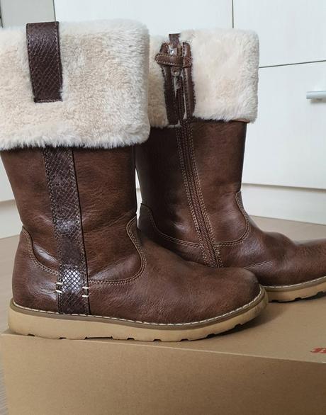 Pekné teplé čižmičky, baťa,36