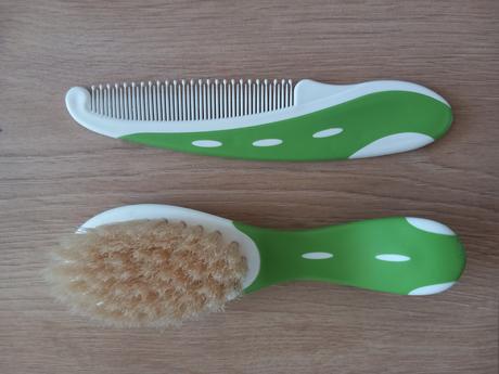 Hrebienok a kefa na vlásky,