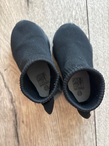 Prechodné čižmy, 23