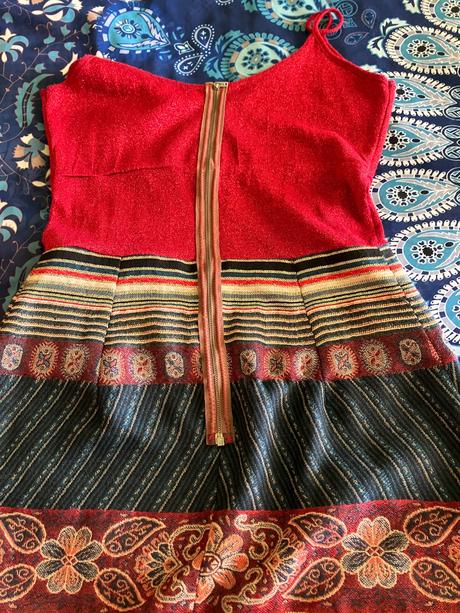 Kradne šaty šité na mieru, 36