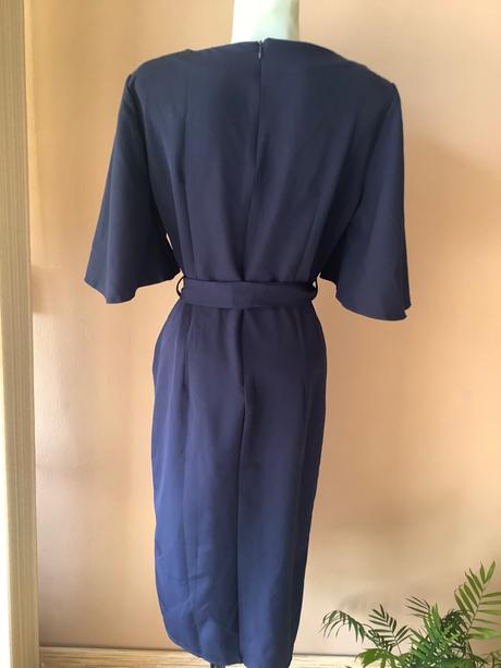 Elasticke šaty trendyol, 42