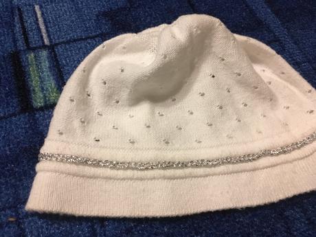 Pekná jesenna čiapočka so strieborným pásikom 68, 68