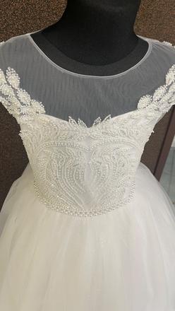 Šaty na prijimanie, 140