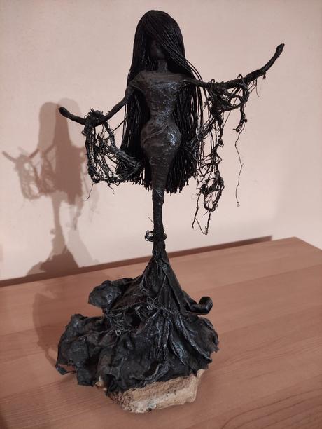 Umelecka soska morticia addams, 