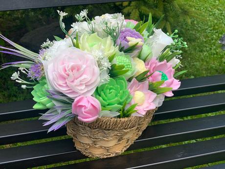 Mydlova kytica v košíku, 