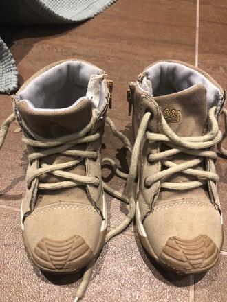 Jesene či jarné topanky, 25