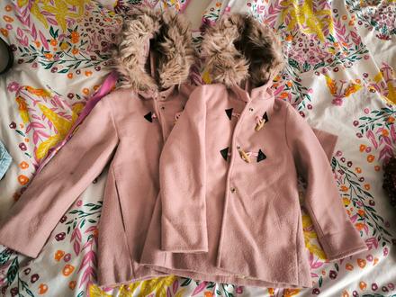 Kabáty, šité na cca 4 roky, 104