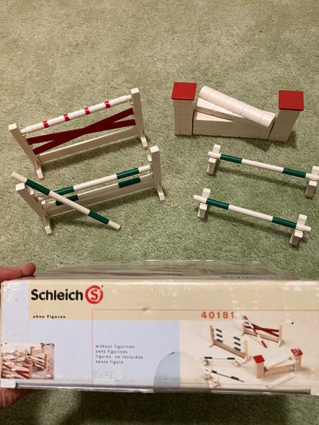 Prislusenstvo koniky zn. schleich, 