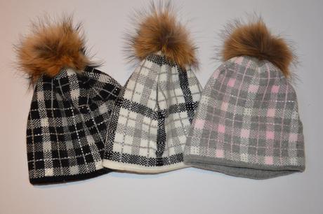 Čiapočka s pravým jemným brmbolcom, <50 - 158