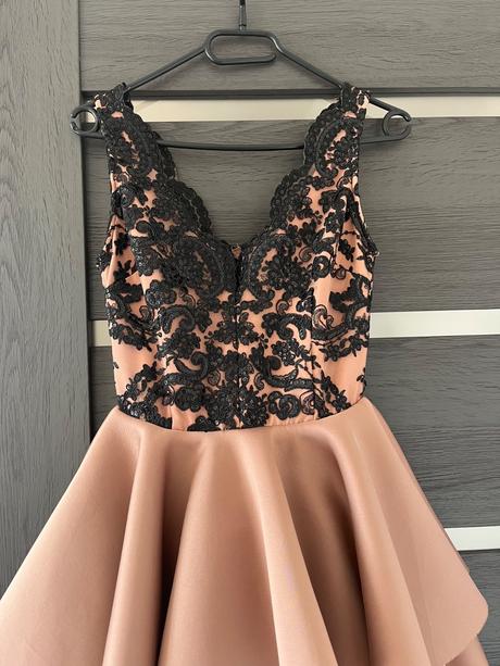 Púdrové šaty aj xs a m, s